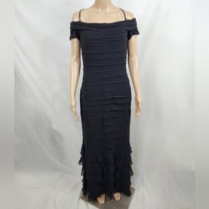 Gilar dress size 10 color Black